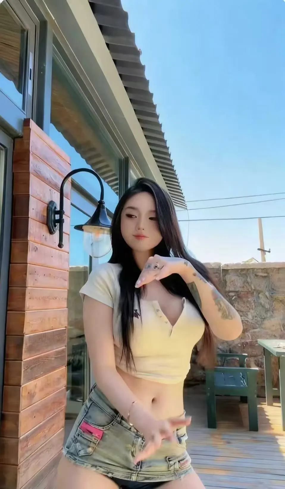 《Meena 成美男》免费全集中文版高清无删减资源全面开放-在线看全集无广告网盘备份好存储-一次看遍Meena 成美男全集